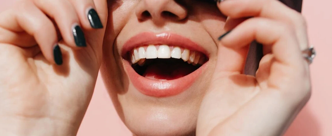 Bonding Tedavisi ile Estetik Gülüş Tasarımı